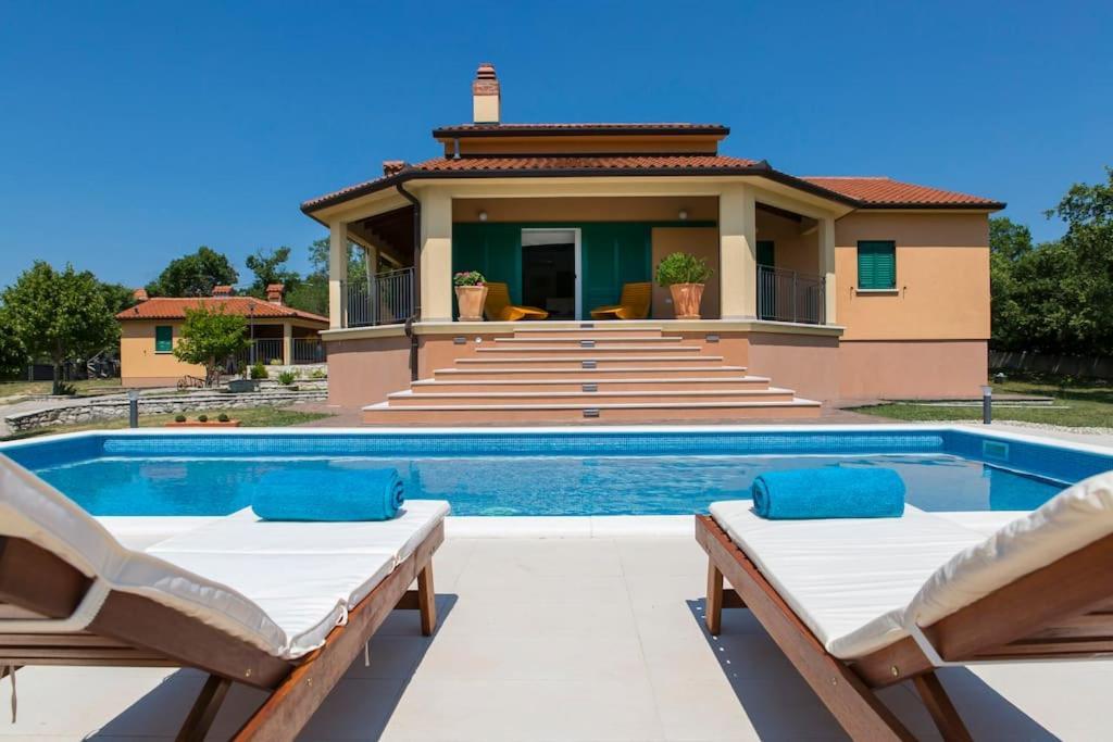 Dani-with Big Pool 50m2 * Labin (Istria)